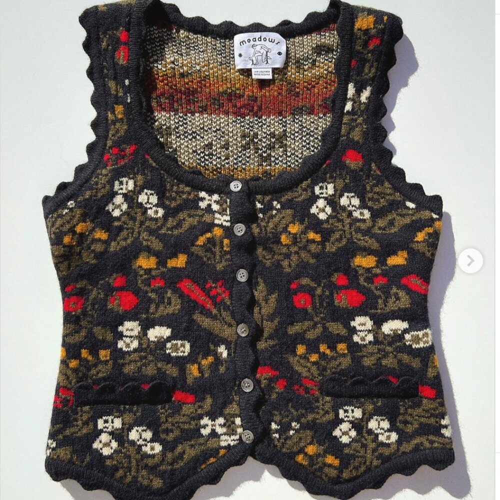100% Wool!! Meadows Berries Waistcoat Jumper